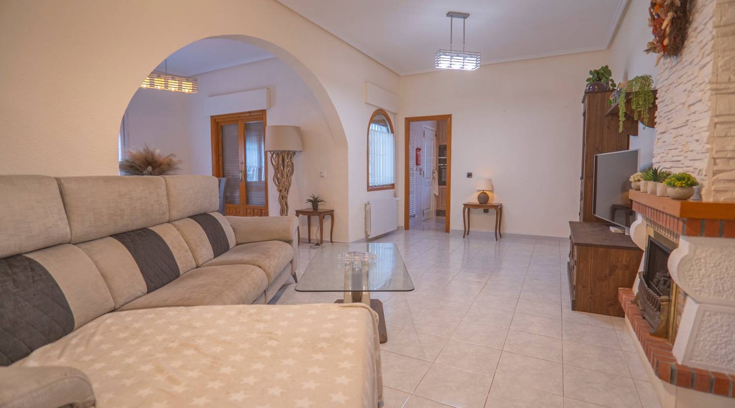 Resale - Villa  - Ciudad Quesada - Pueblo Bravo