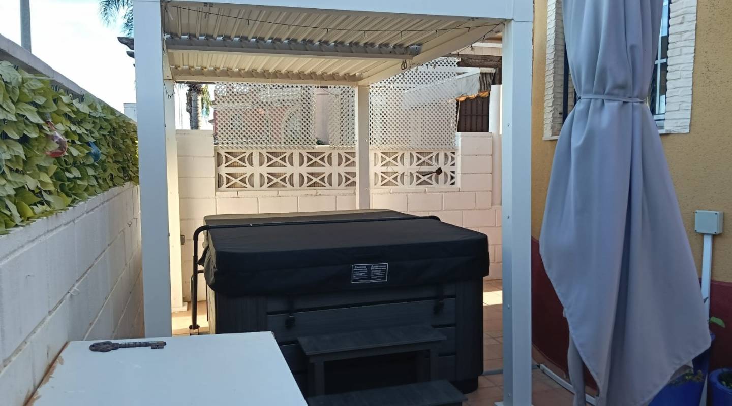 Återförsäljning - House - Detached Villa (4) - Los Montesinos - La Herrada