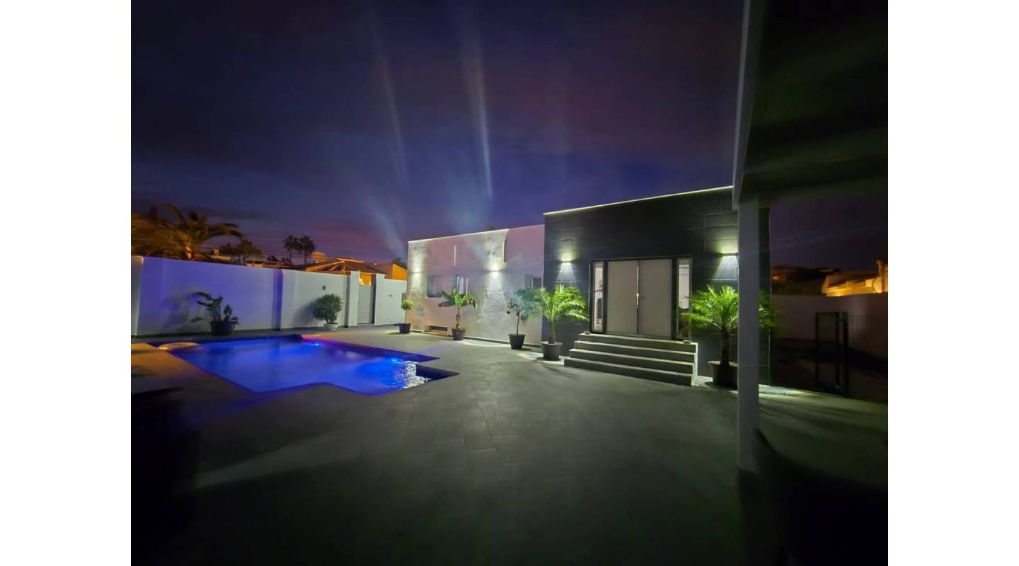 Resale - Villa  - Ciudad Quesada - Town Center