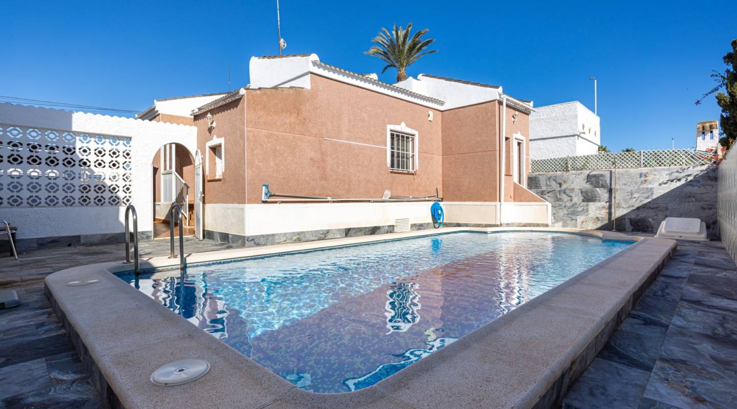 Wederverkoop - Detached Villa - Torrevieja - Urbanización San Luis