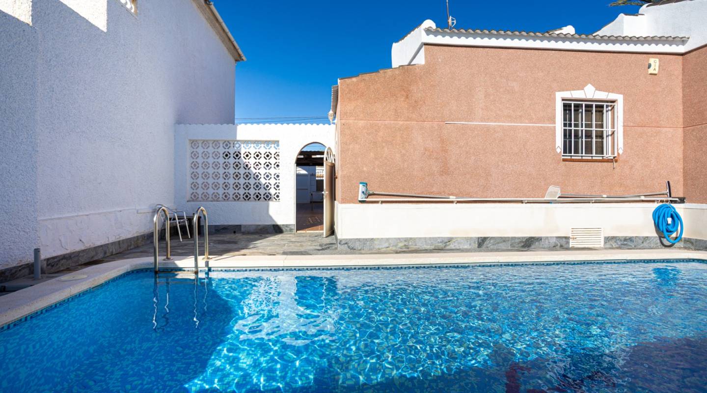 Wederverkoop - Detached Villa - Torrevieja - Urbanización San Luis