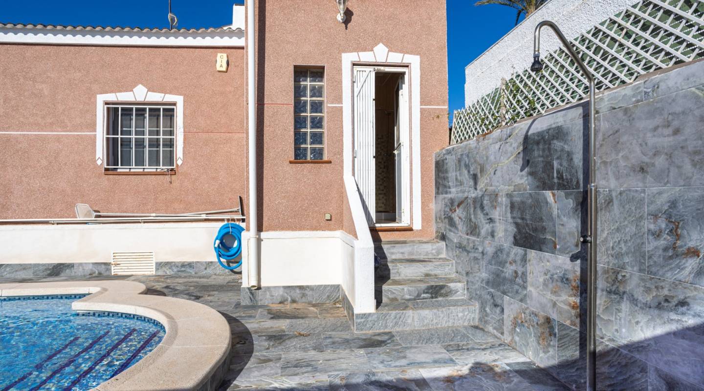 Wederverkoop - Detached Villa - Torrevieja - Urbanización San Luis