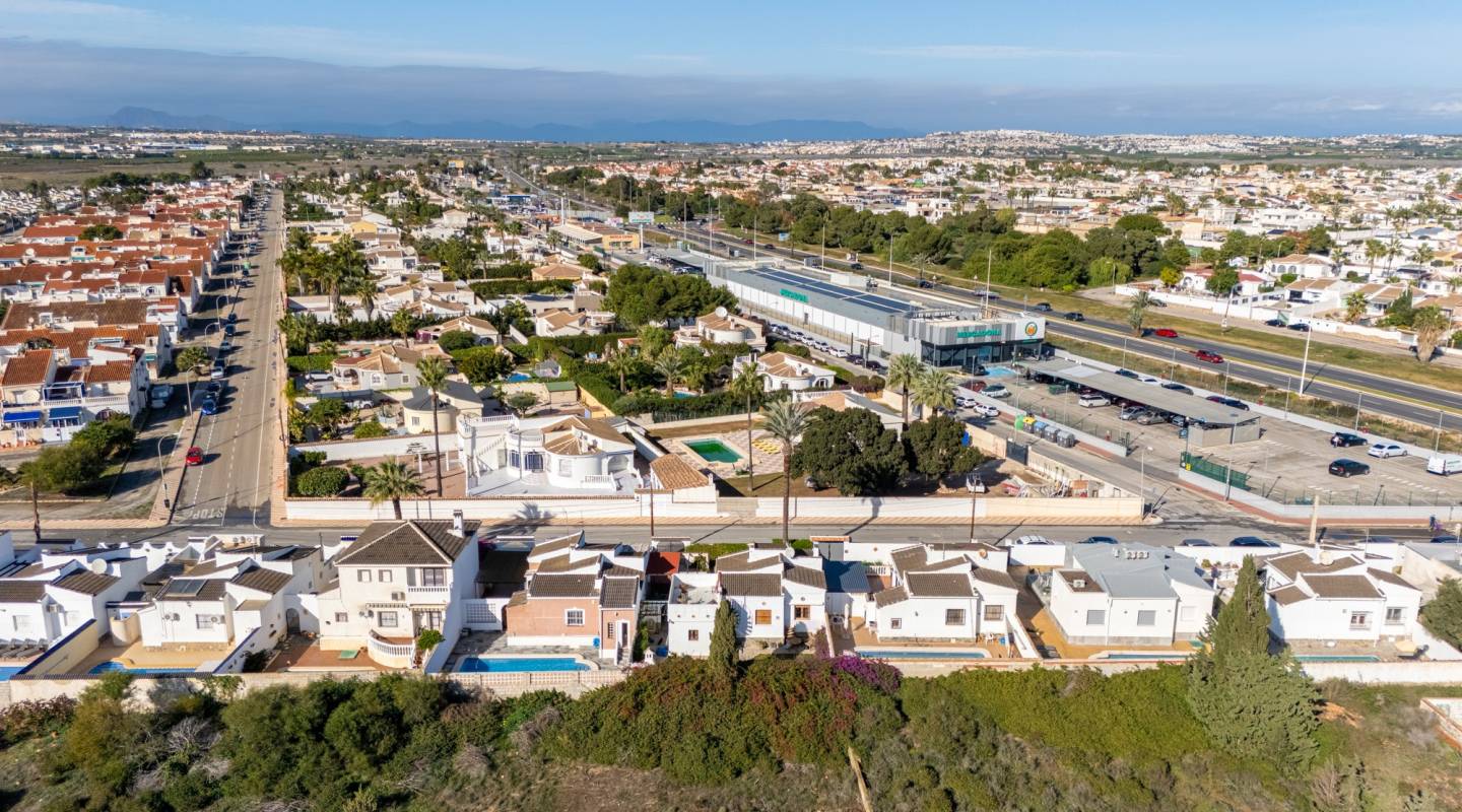 Wederverkoop - Detached Villa - Torrevieja - Urbanización San Luis