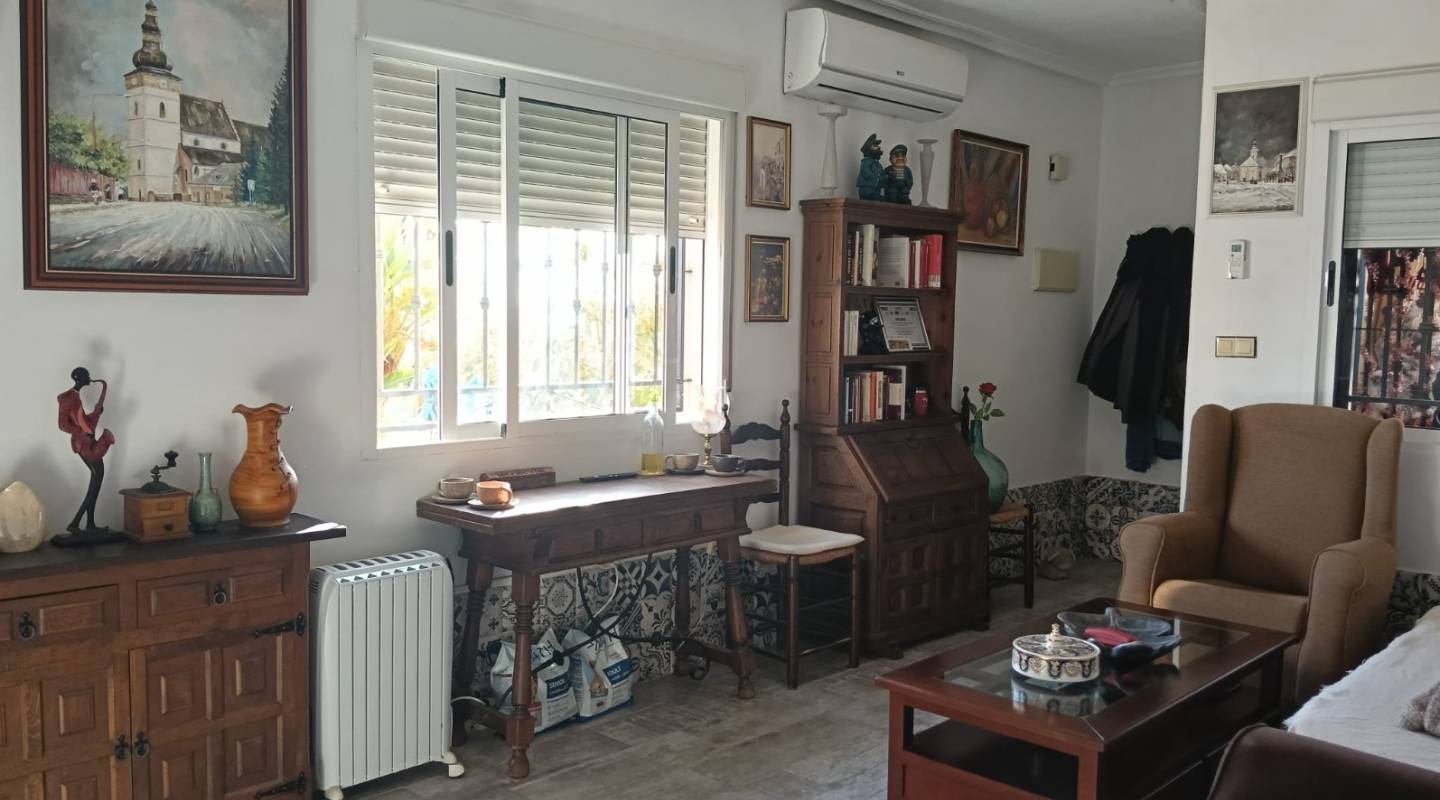 Apartamento en venta en Los Montesinos zona La Herrada