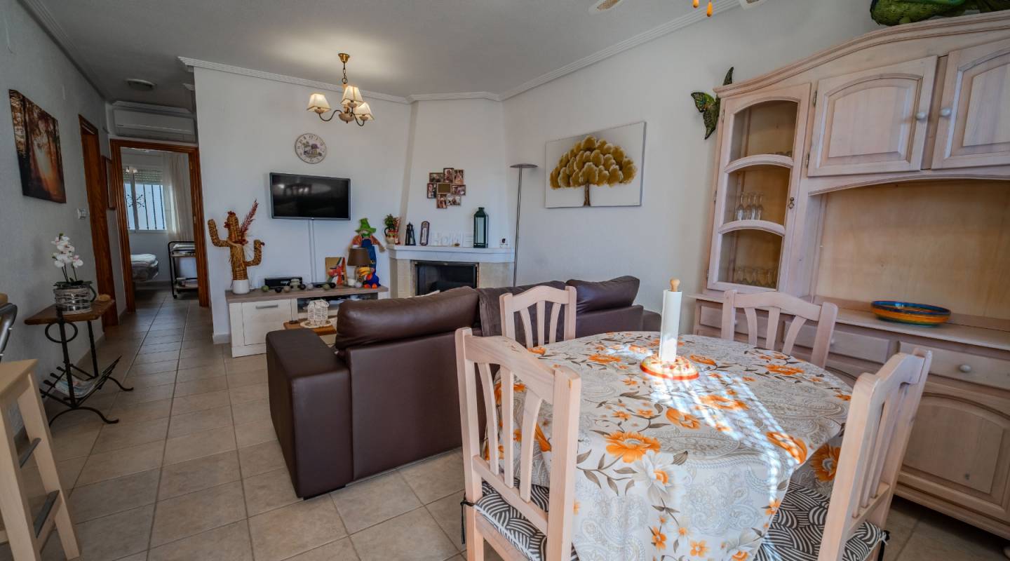 Resale - Townhouse - Villamartin