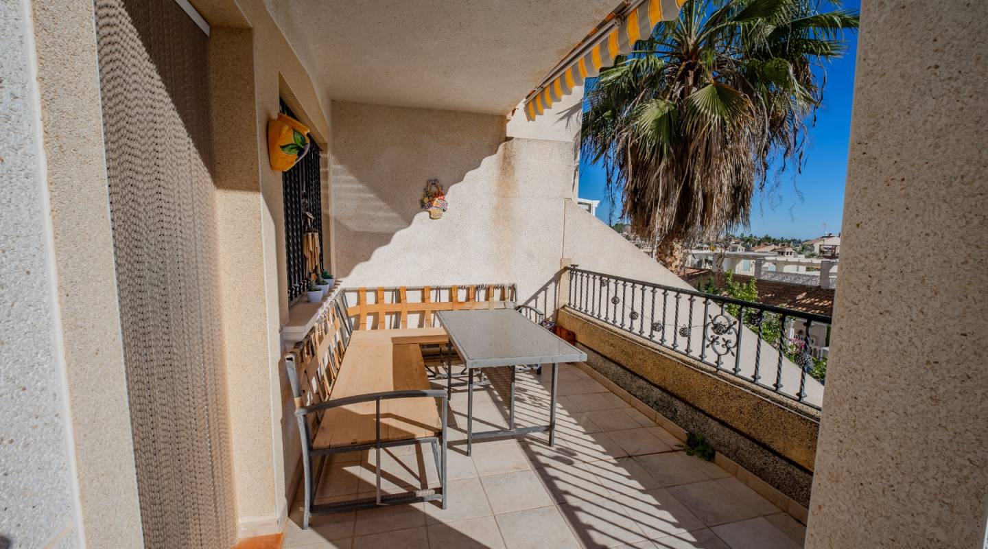 Resale - Townhouse - Villamartin