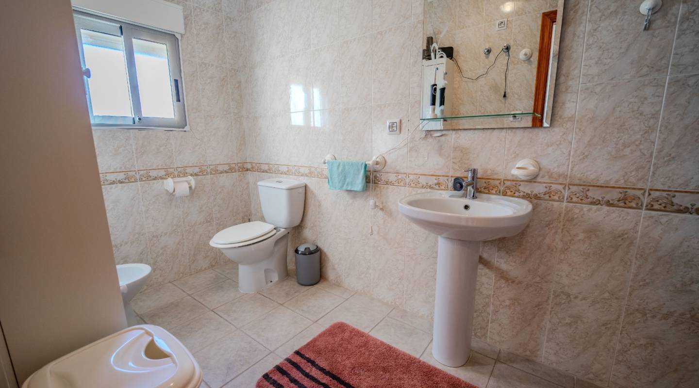 Resale - Townhouse - Villamartin