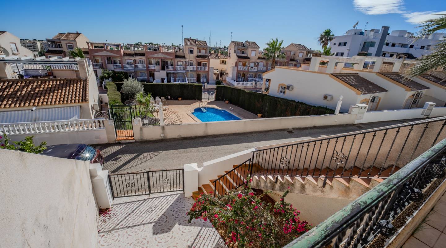 Resale - Townhouse - Villamartin