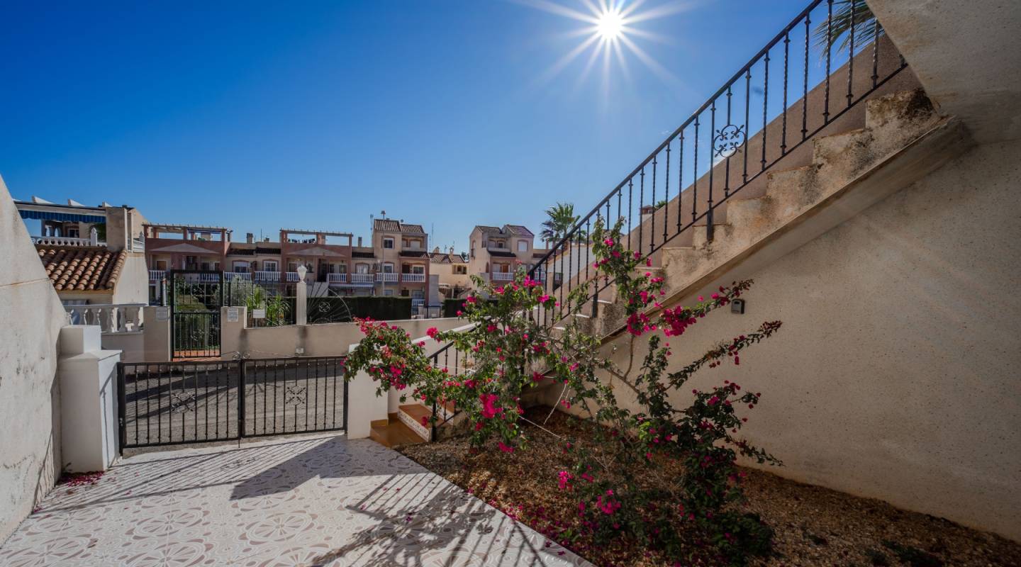 Resale - Townhouse - Villamartin