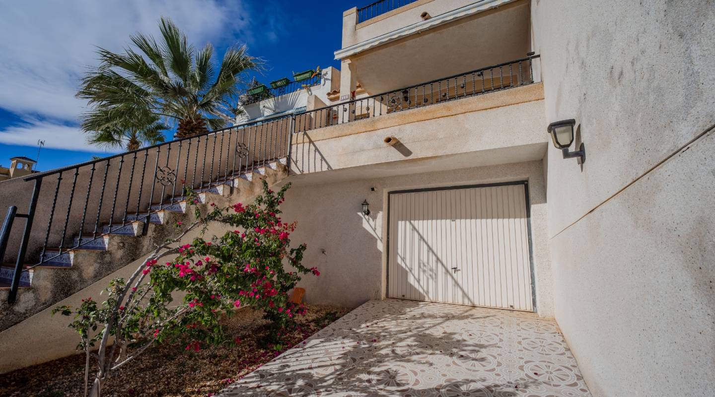 Resale - Townhouse - Villamartin