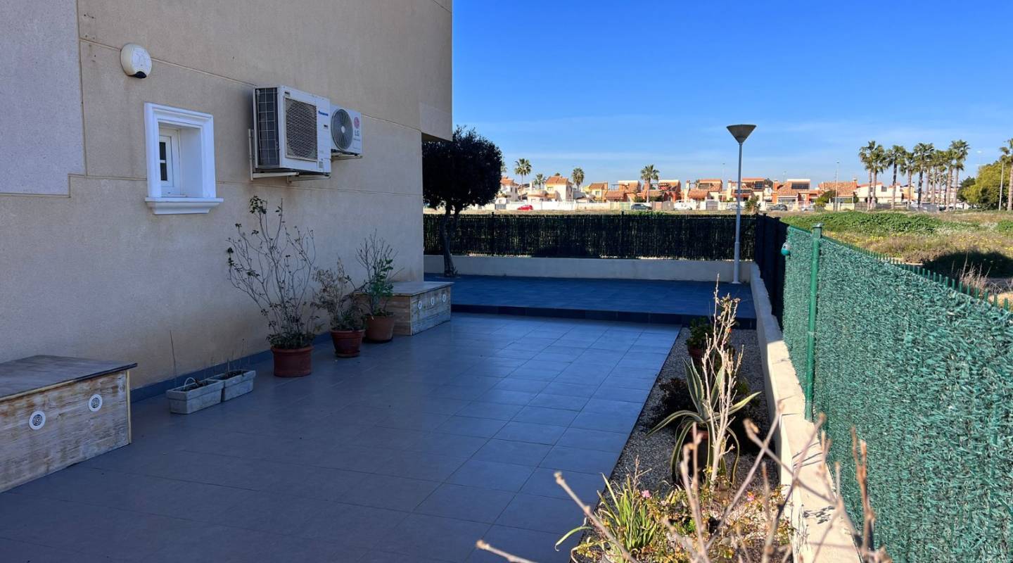 Resale - Apartment flat - Guardamar del Segura - El Raso