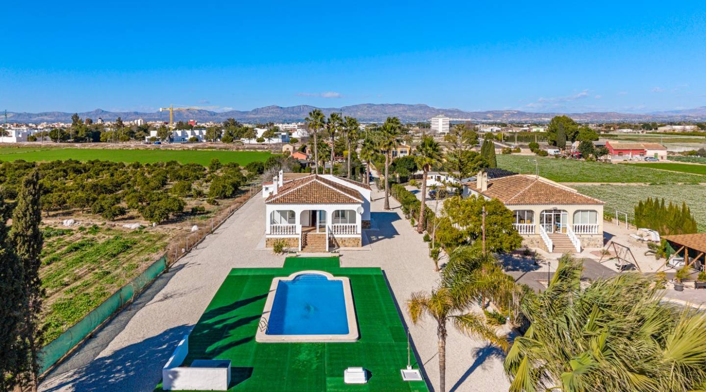 Wederverkoop - Country Property - Dolores