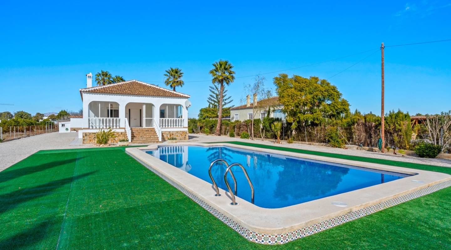 Wederverkoop - Country Property - Dolores