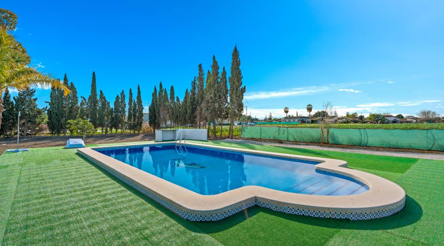 Wederverkoop - Country Property - Dolores