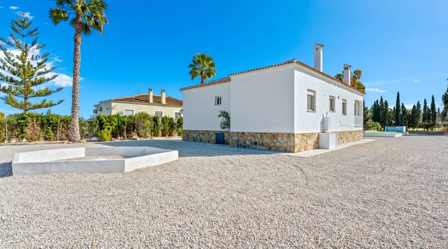 Wederverkoop - Country Property - Dolores