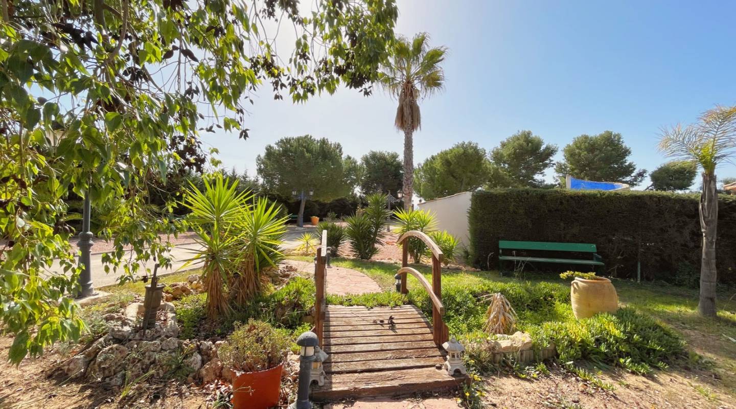 Resale - Finca - Los Alcazares