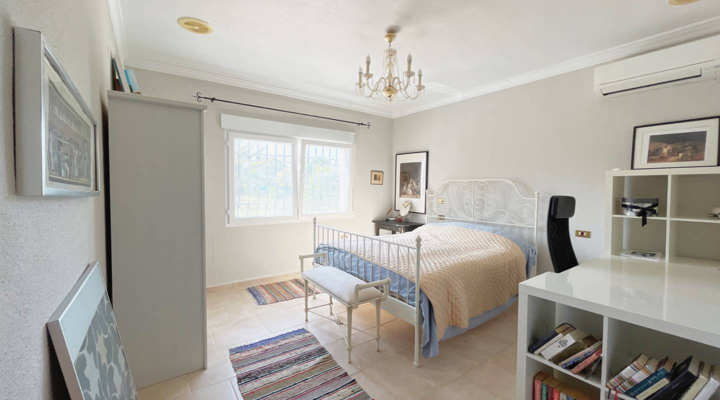 Resale - Finca - Los Alcazares