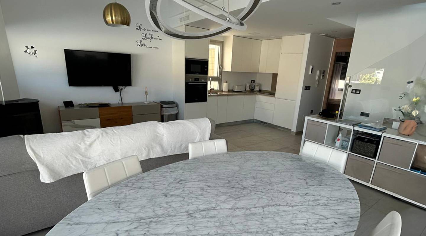 Resale - Villa  - Guardamar del Segura - El Raso, Guardamar