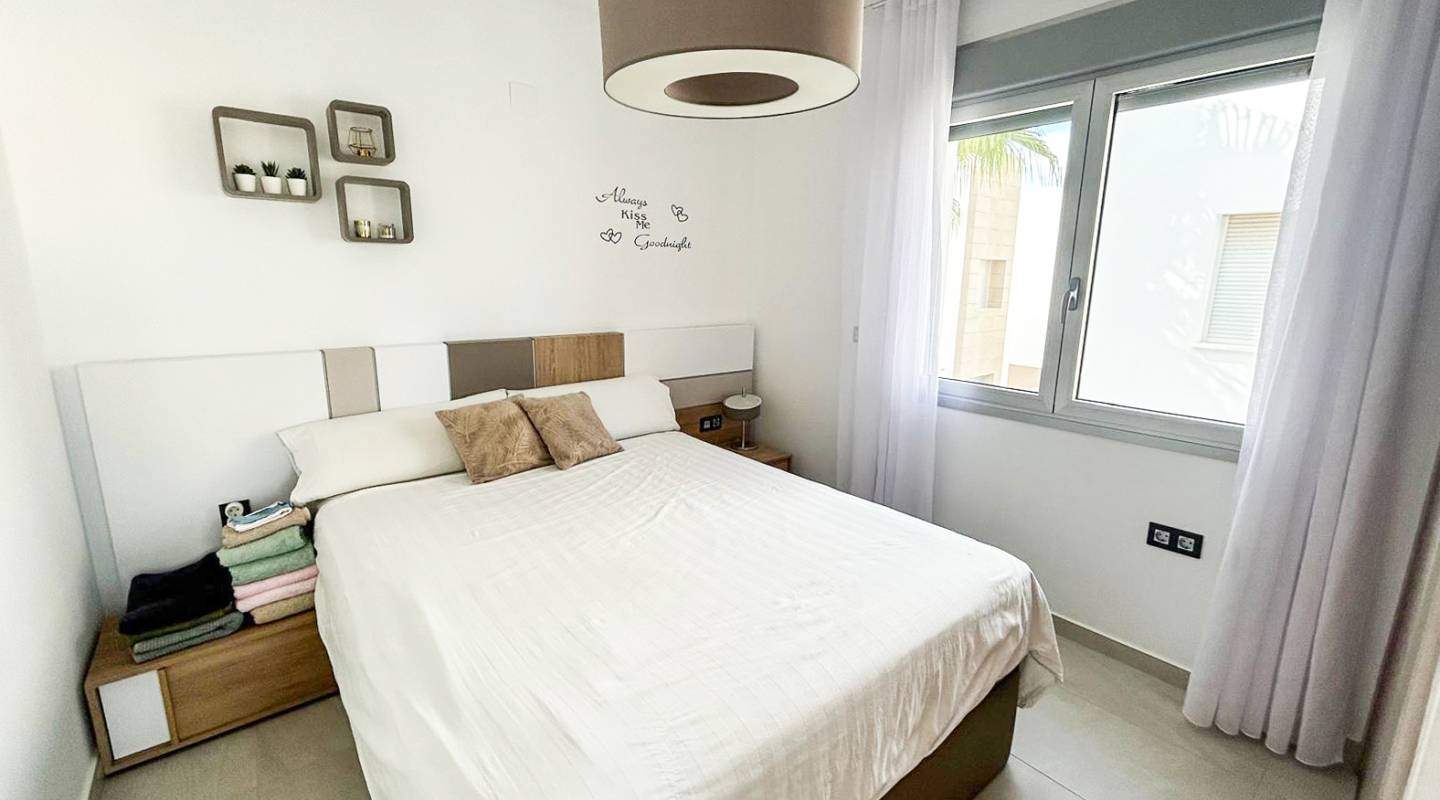 Resale - Villa  - Guardamar del Segura - El Raso, Guardamar