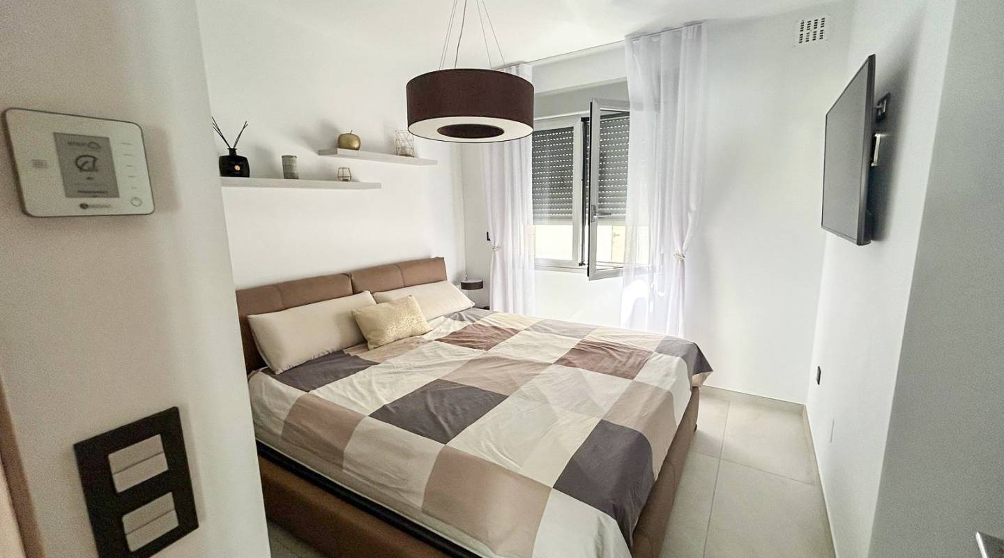 Resale - Villa  - Guardamar del Segura - El Raso, Guardamar