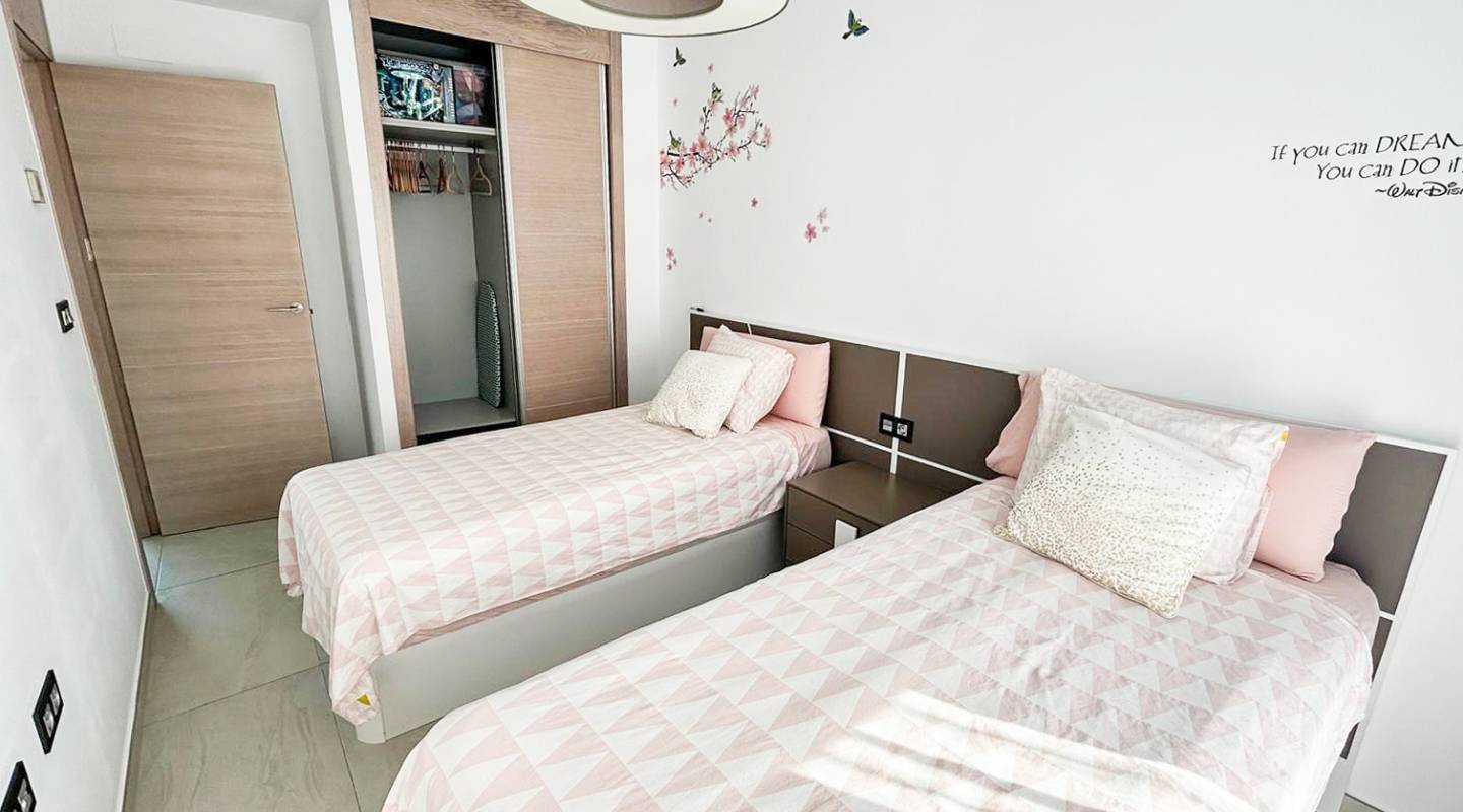 Resale - Villa  - Guardamar del Segura - El Raso, Guardamar