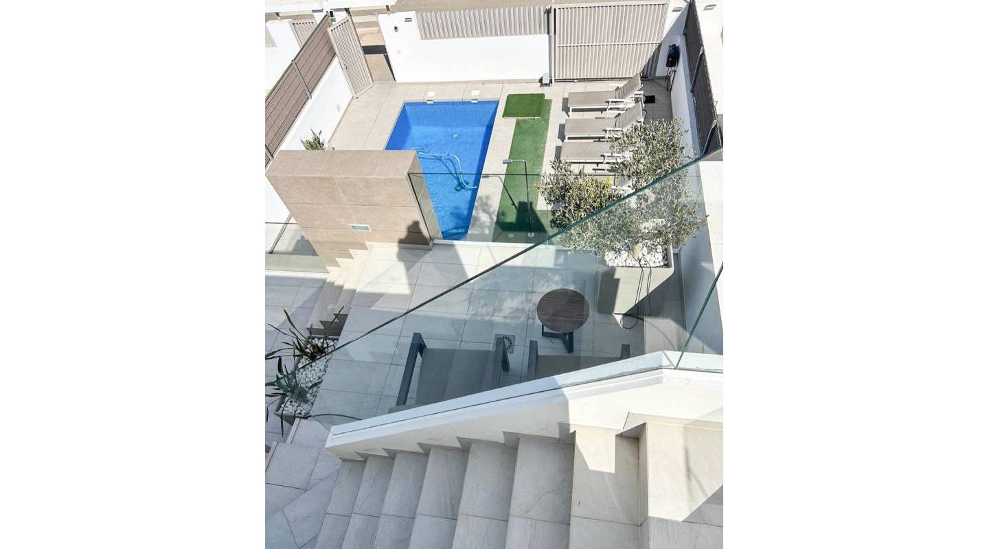 Resale - Villa  - Guardamar del Segura - El Raso, Guardamar