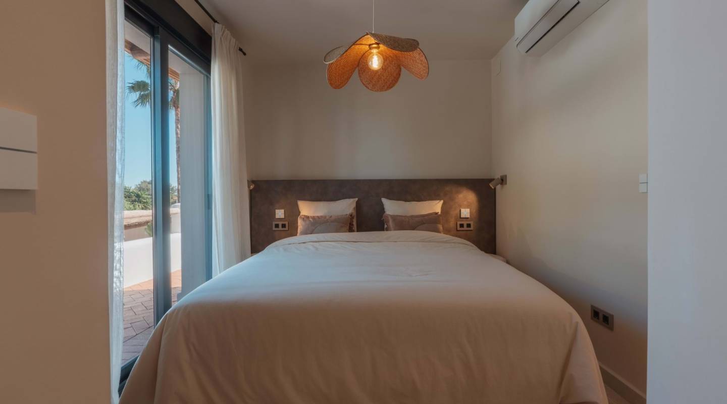 Resale - Villa  - Javea - Alicante