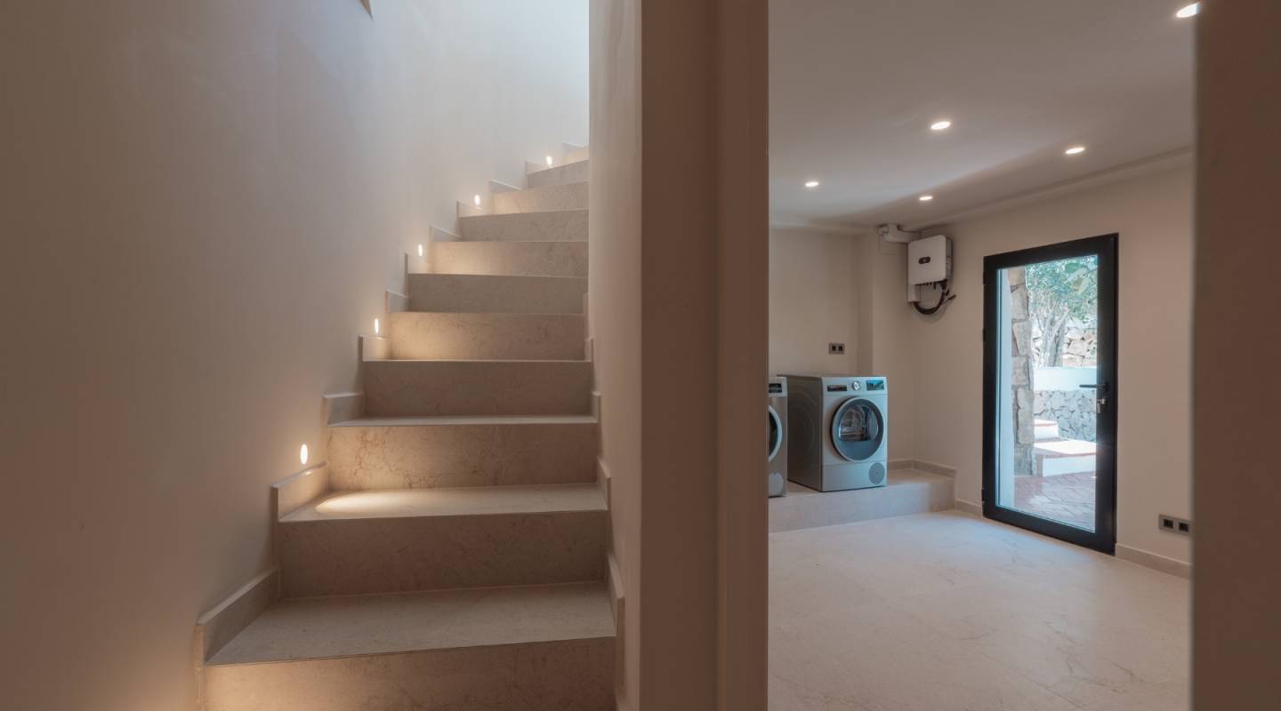 Resale - Villa  - Javea - Alicante