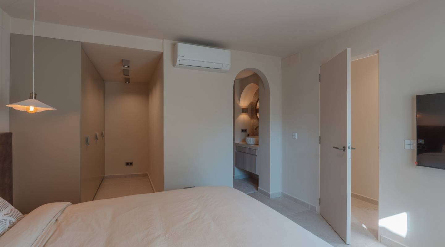 Resale - Villa  - Javea - Alicante