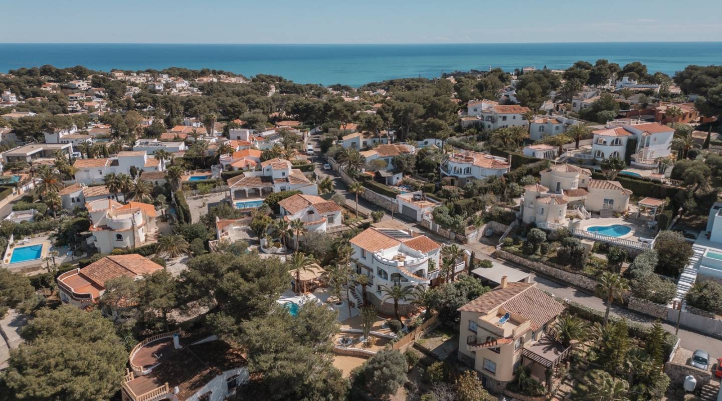 Resale - Villa  - Javea - Alicante