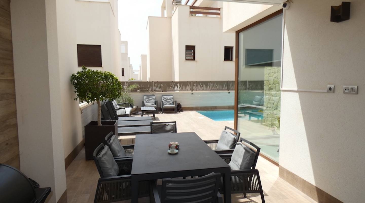 Återförsäljning - Villa - Ciudad Quesada