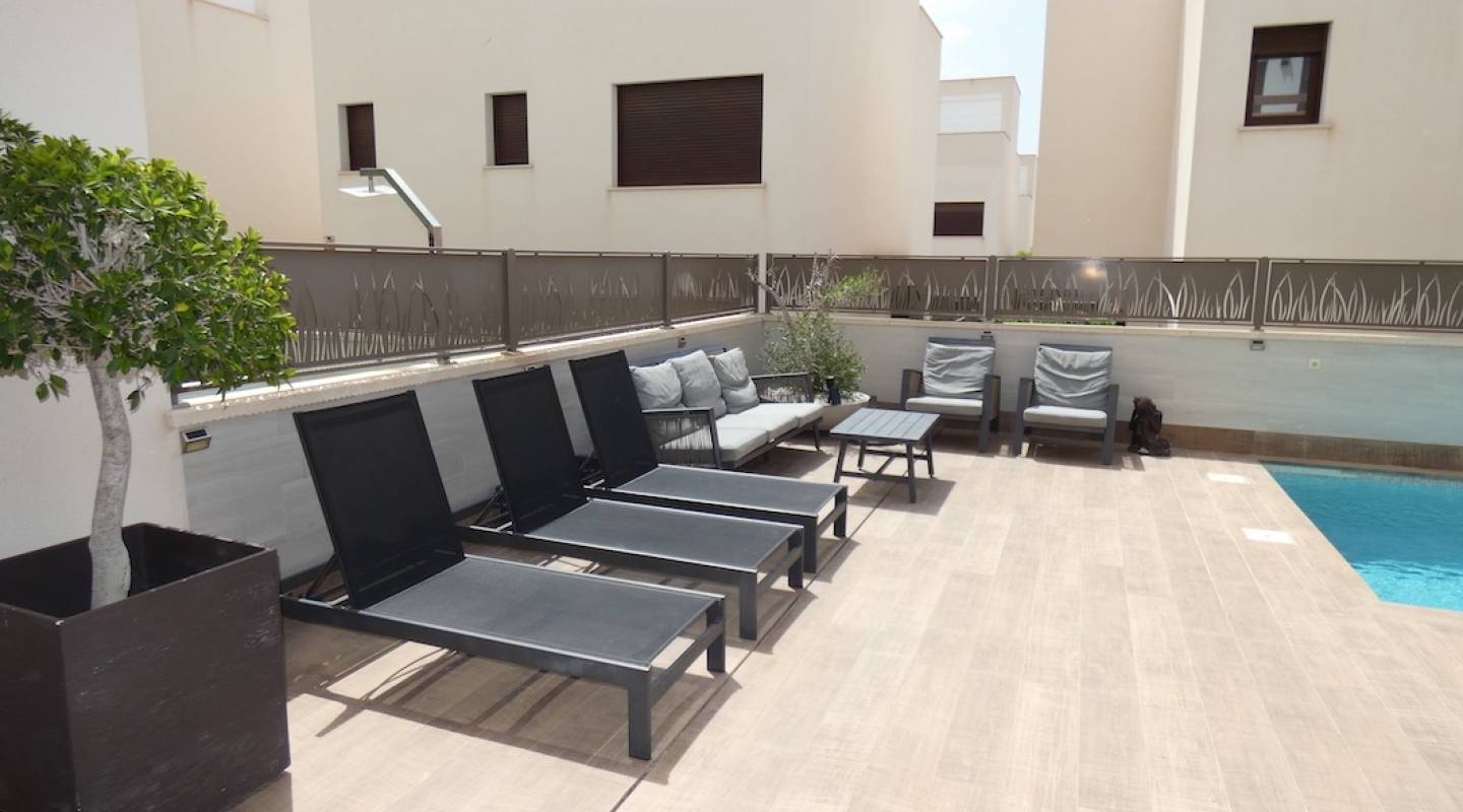 Återförsäljning - Villa - Ciudad Quesada