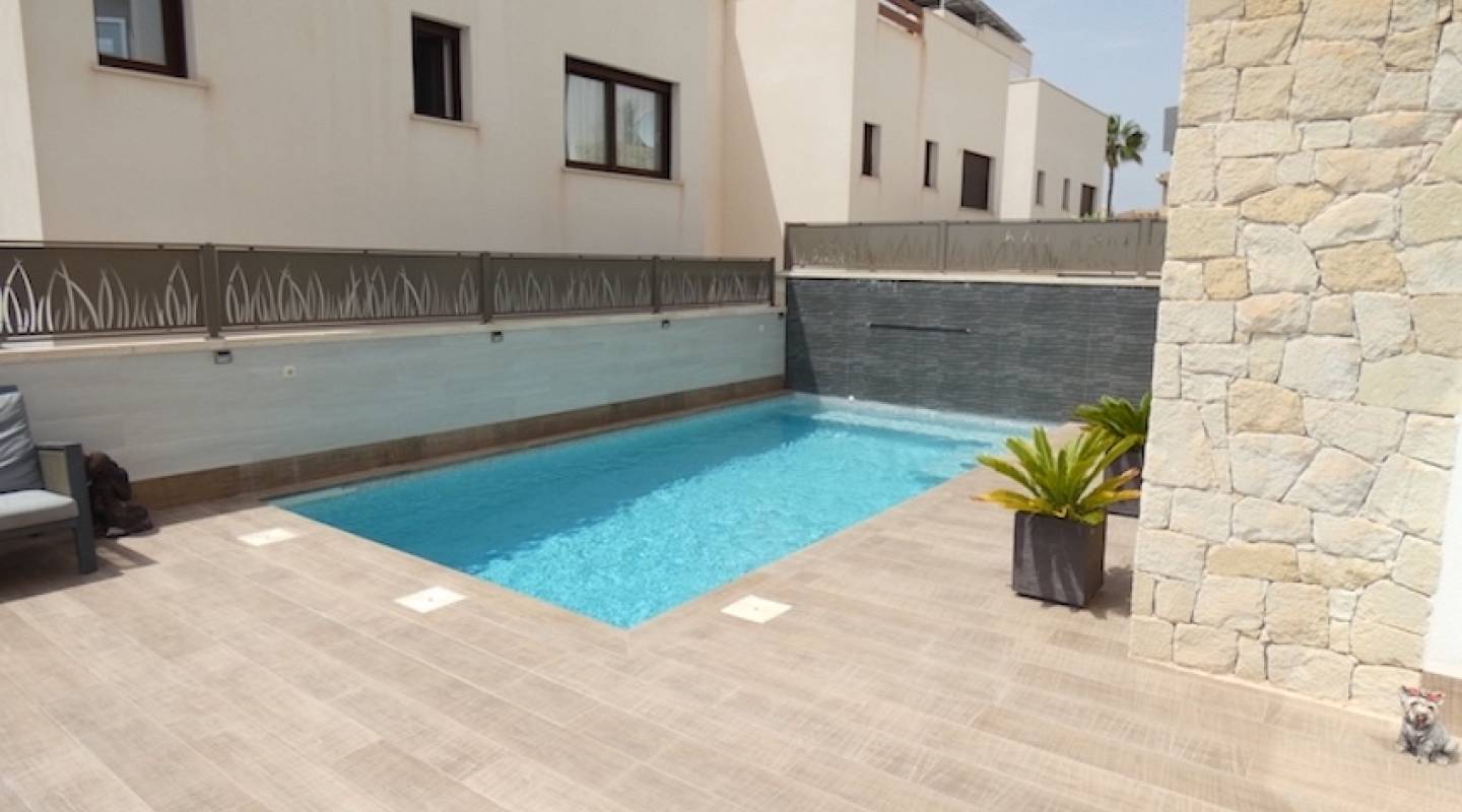 Återförsäljning - Villa - Ciudad Quesada