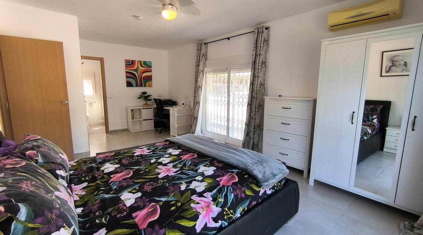 Resale - Finca - Benijofar - Alicante