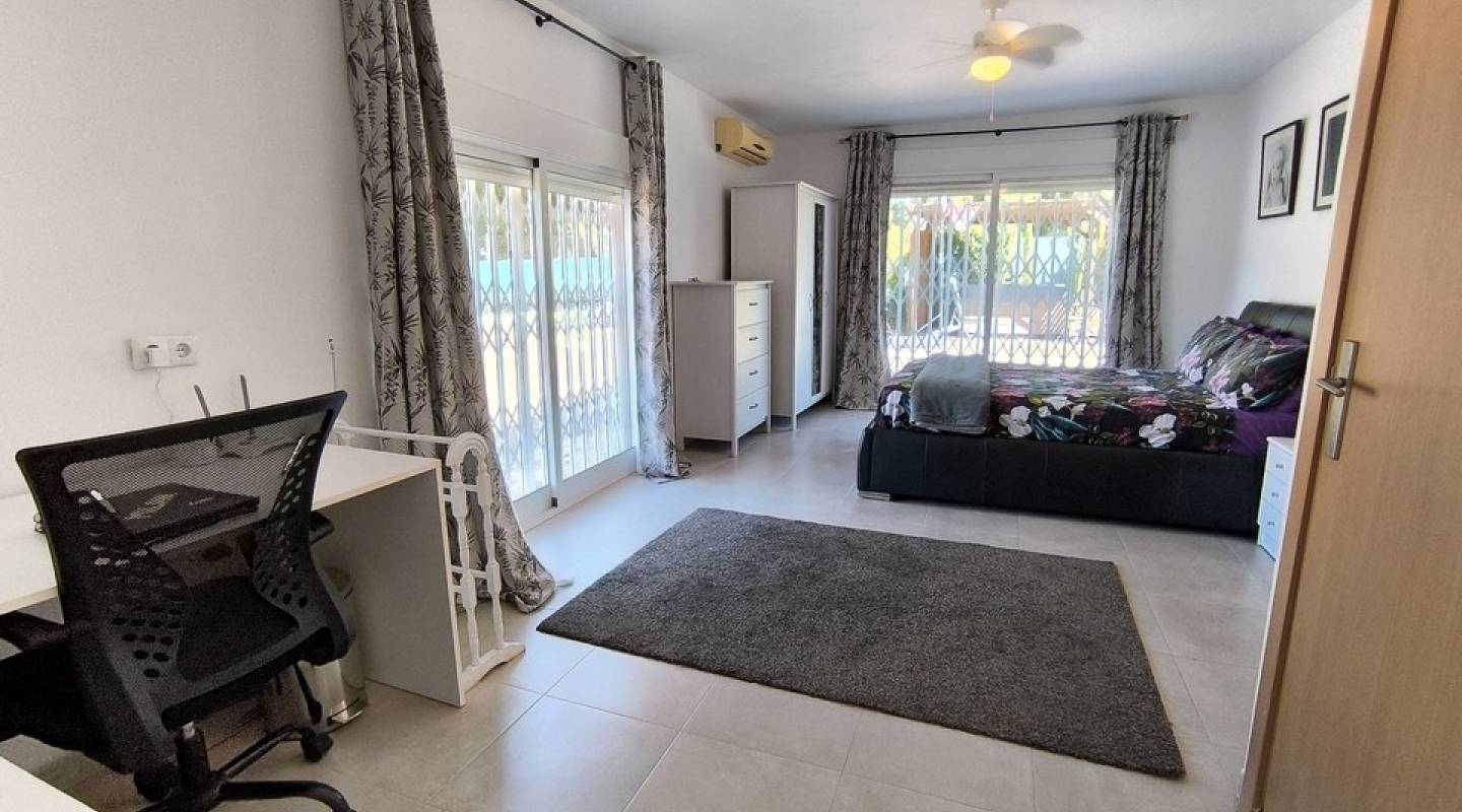 Resale - Finca - Benijofar - Alicante