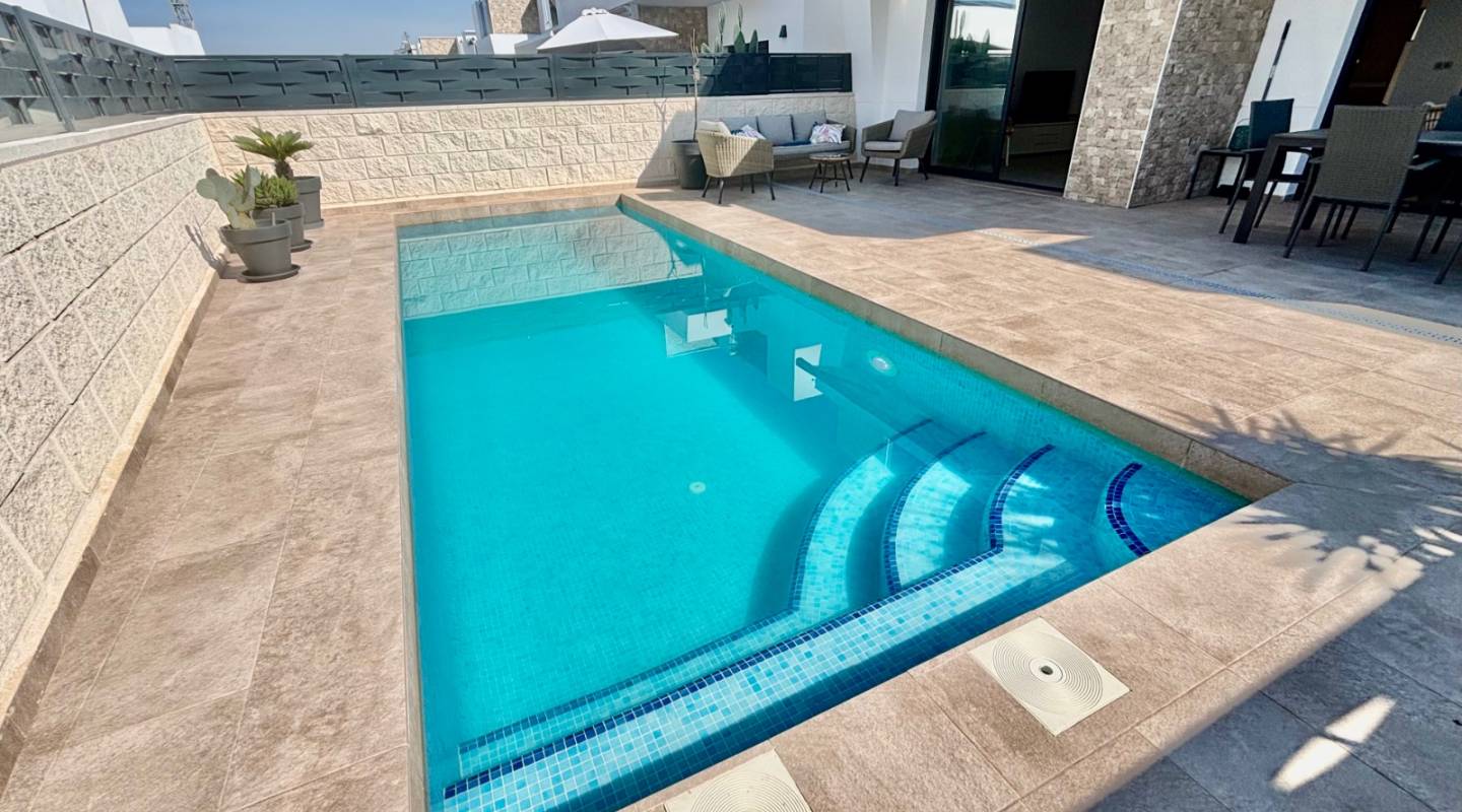 Resale - Villa  - Benijofar - Alicante