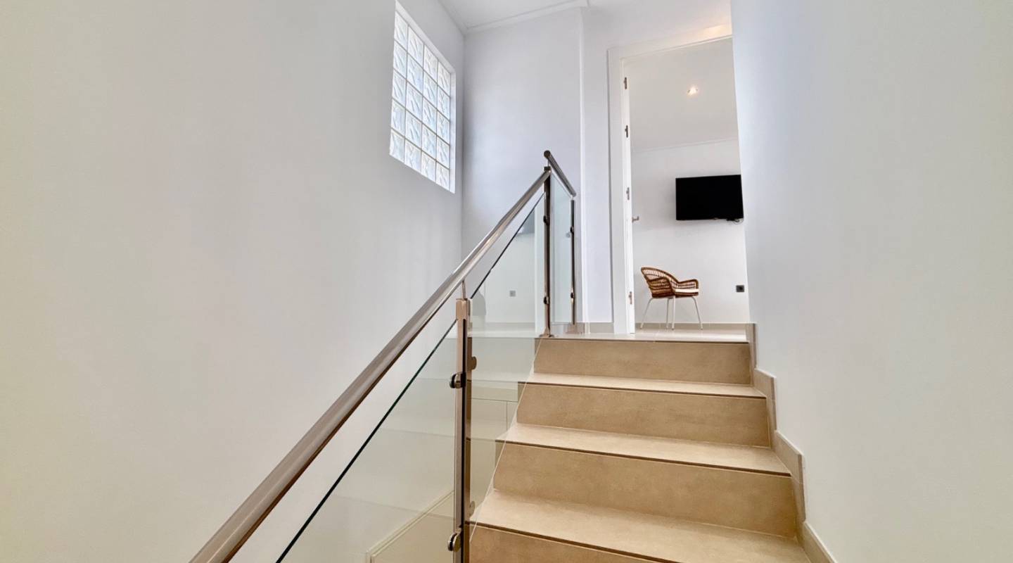 Resale - Villa  - Benijofar - Alicante