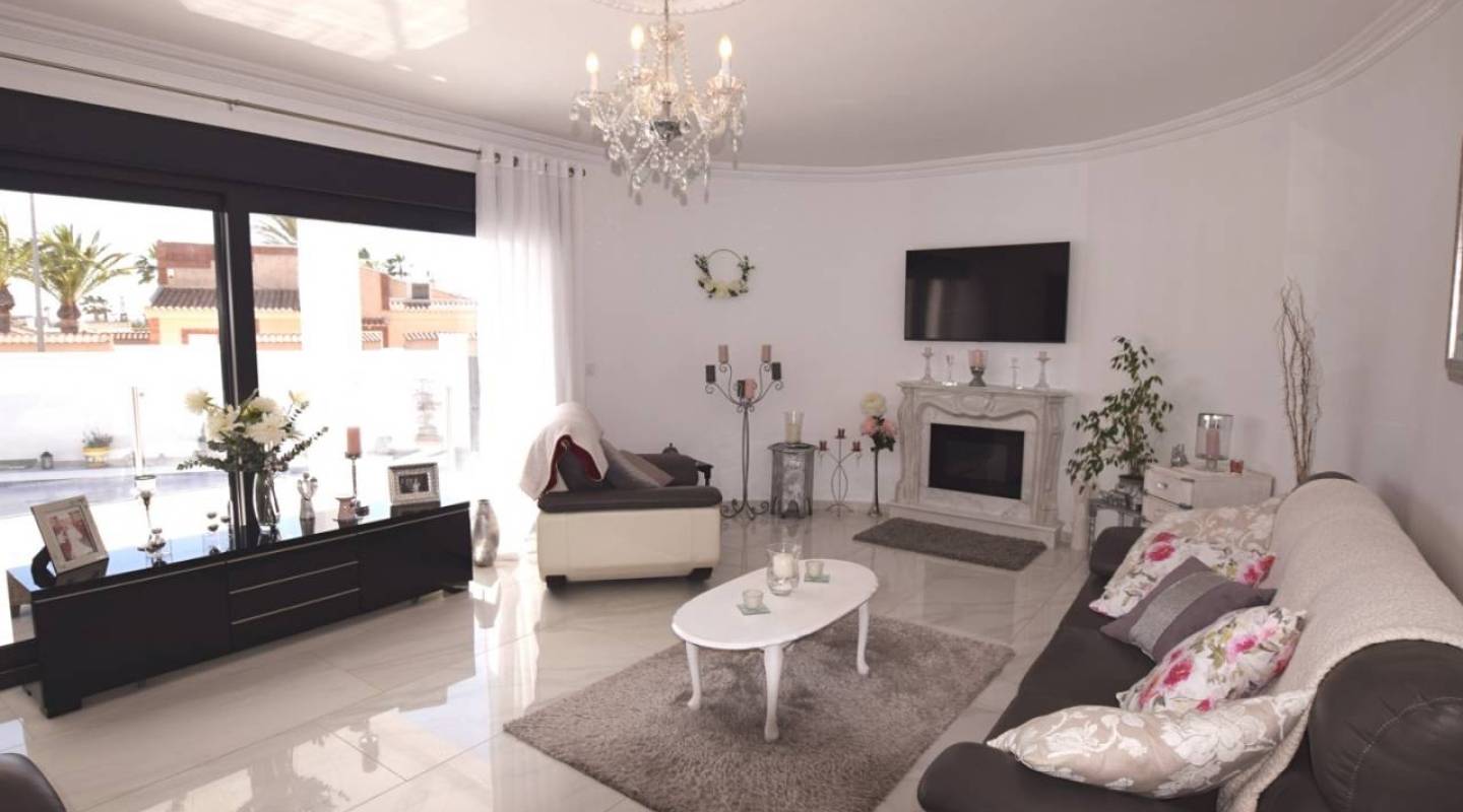 Venta - Chalet - Ciudad Quesada