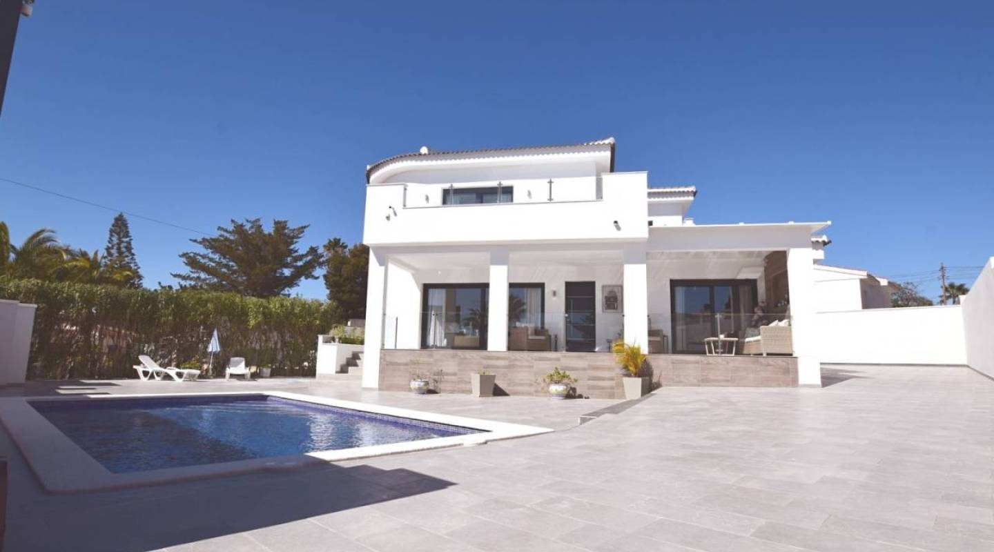 Venta - Chalet - Ciudad Quesada