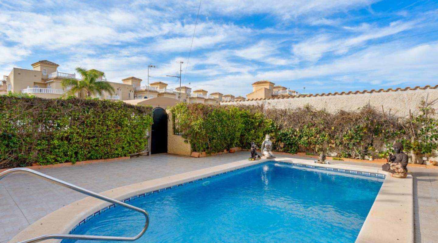 Återförsäljning - Villa - Ciudad Quesada