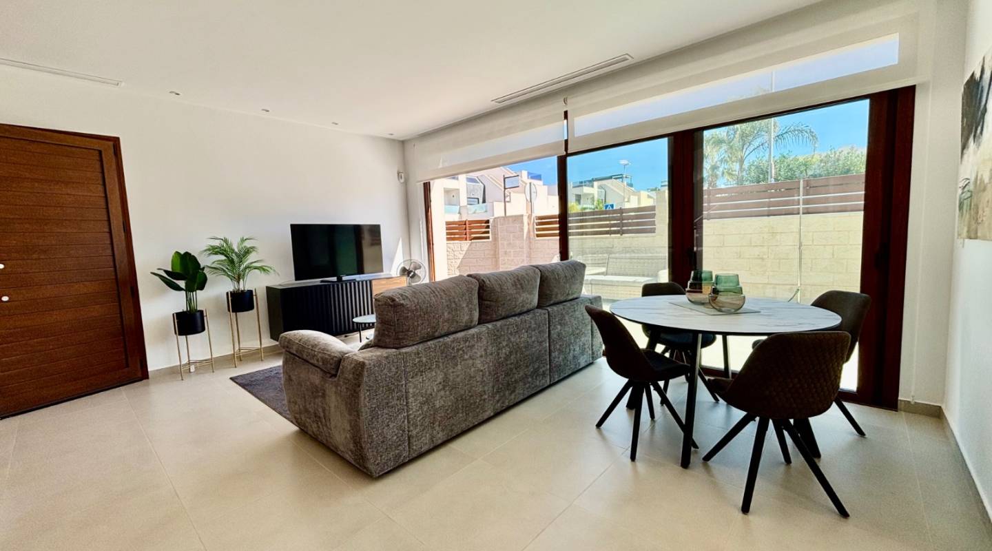 Resale - Villa  - Benijofar - Alicante