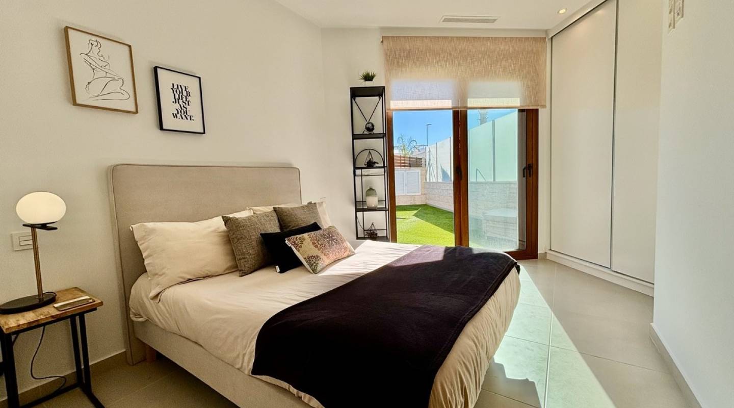 Resale - Villa  - Benijofar - Alicante