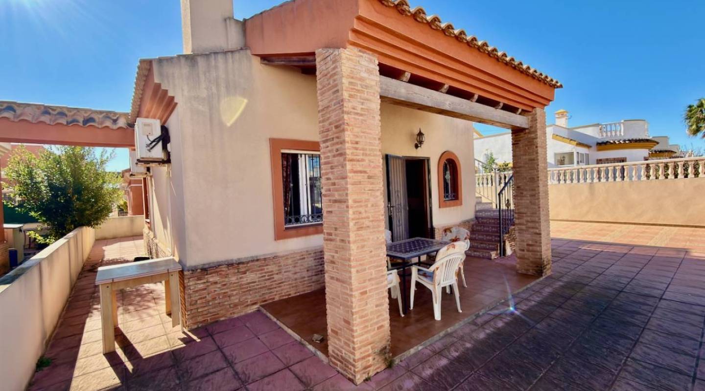 Resale - Villa  - El Raso - El Raso, Guardamar