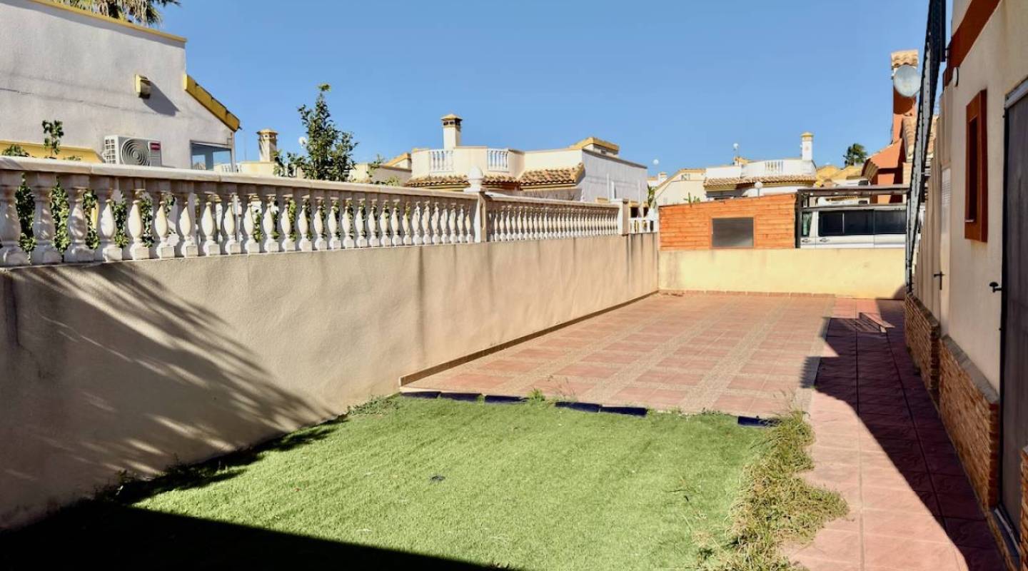 Resale - Villa  - El Raso - El Raso, Guardamar