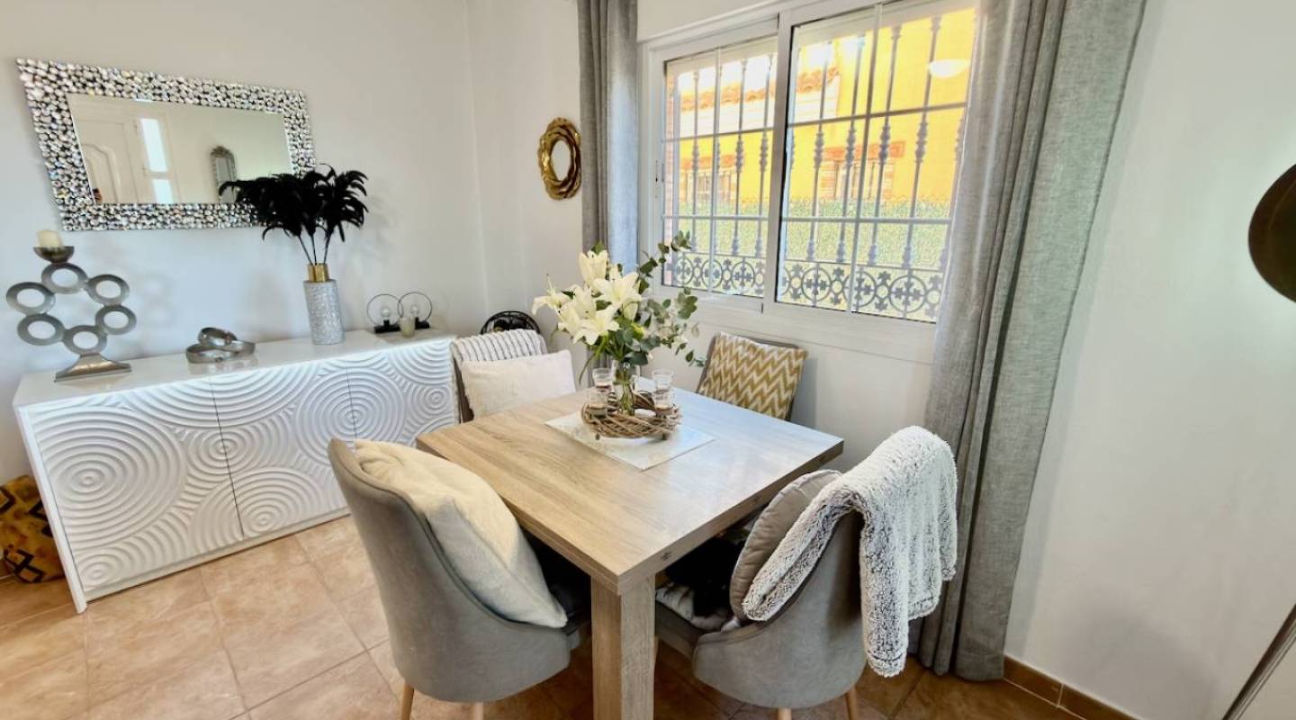 Resale - Villa  - El Raso - El Raso, Guardamar