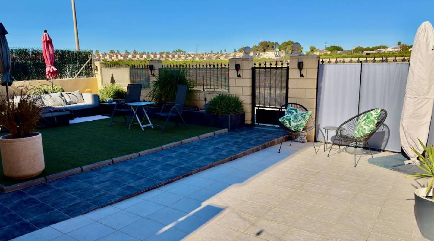 Resale - Villa  - El Raso - El Raso, Guardamar