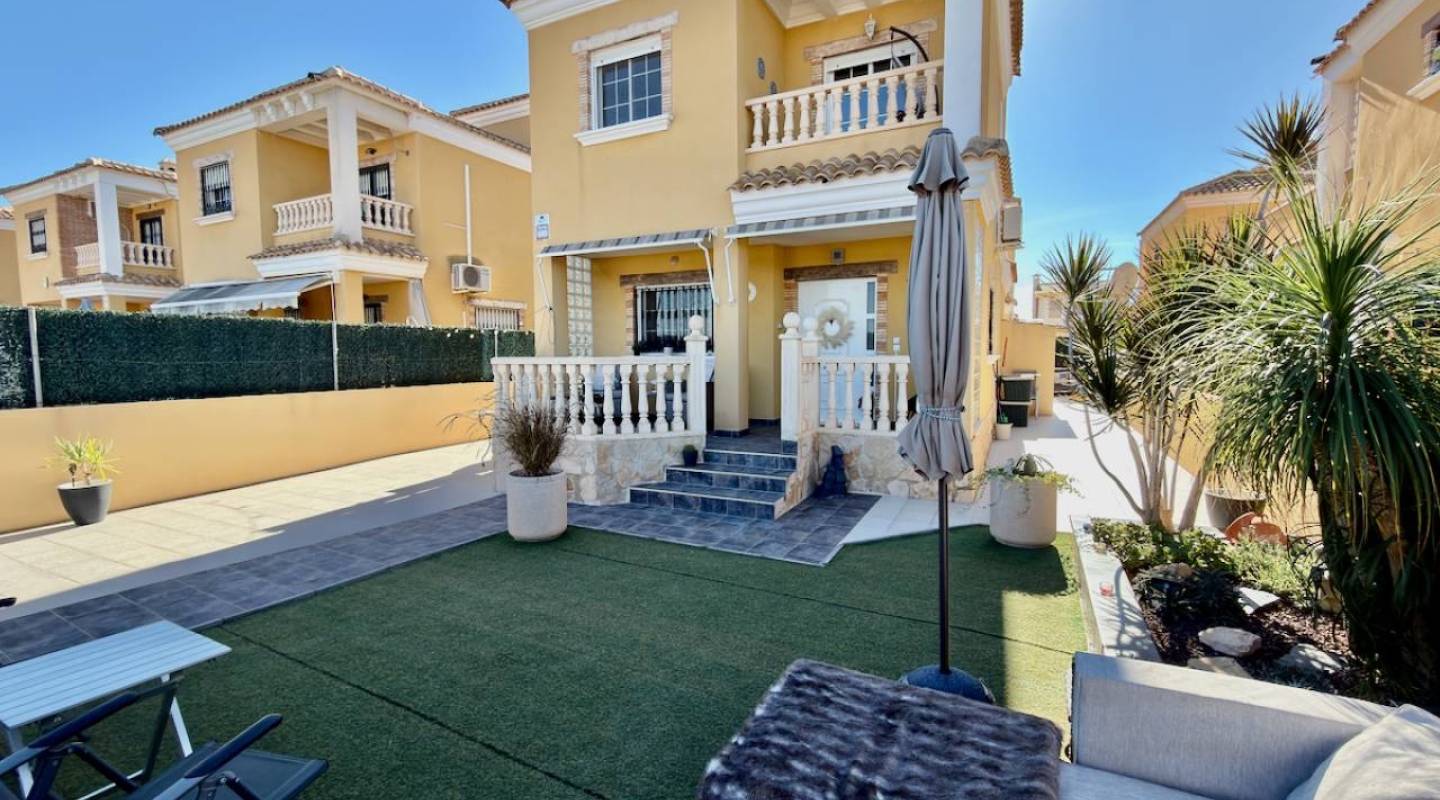 Resale - Villa  - El Raso - El Raso, Guardamar