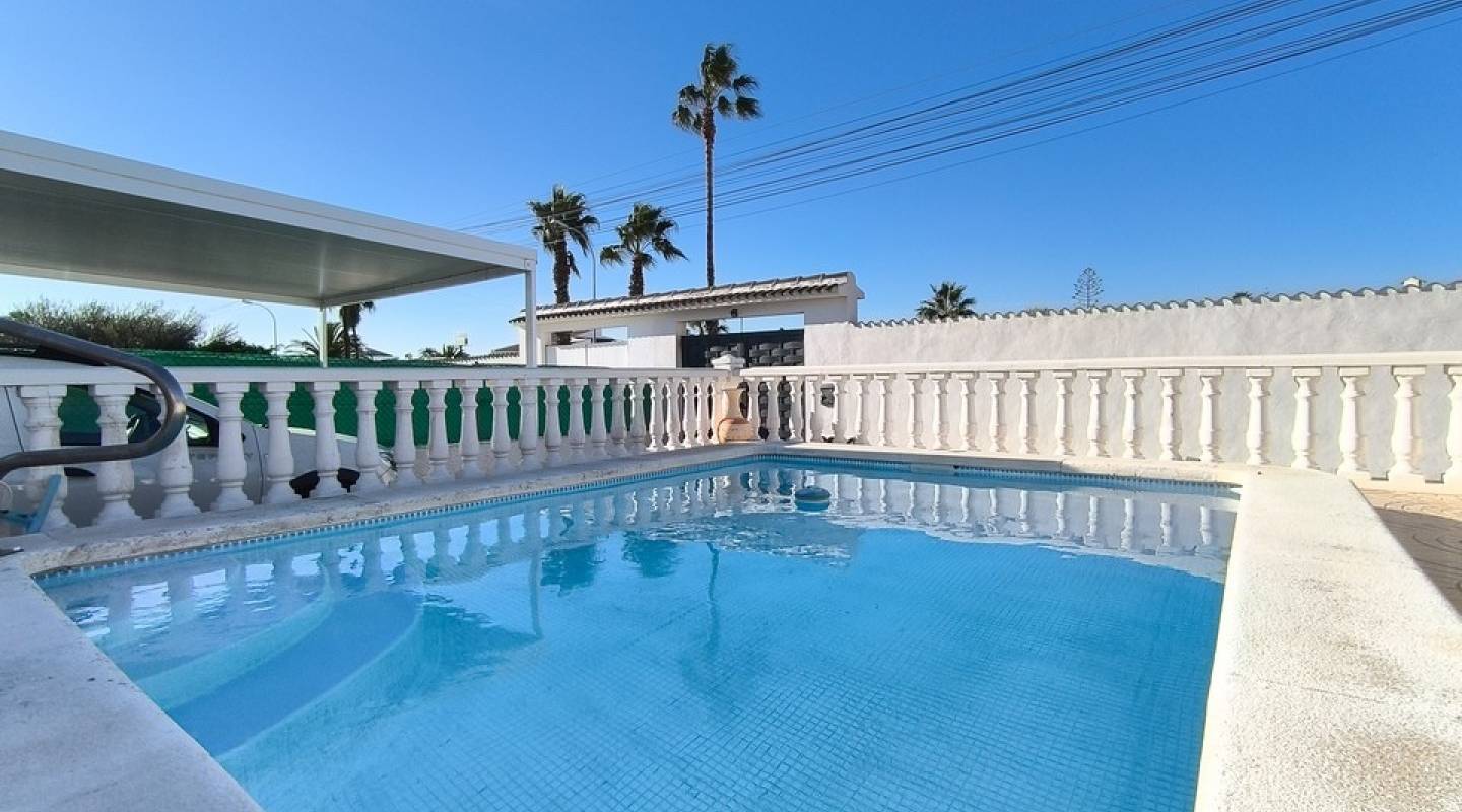 Resale - Villa  - Torrevieja - San Luis - Chaparal