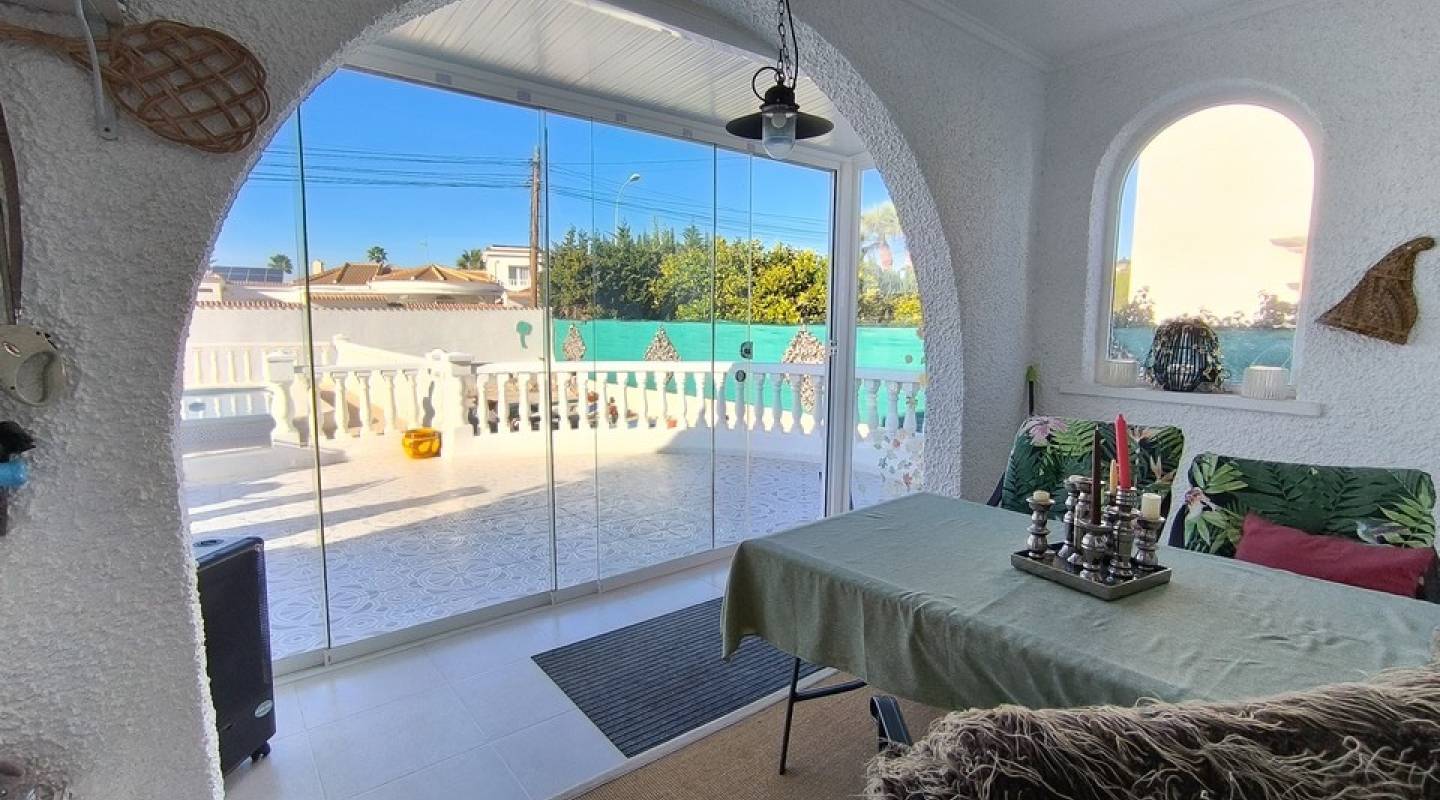 Resale - Villa  - Torrevieja - San Luis - Chaparal