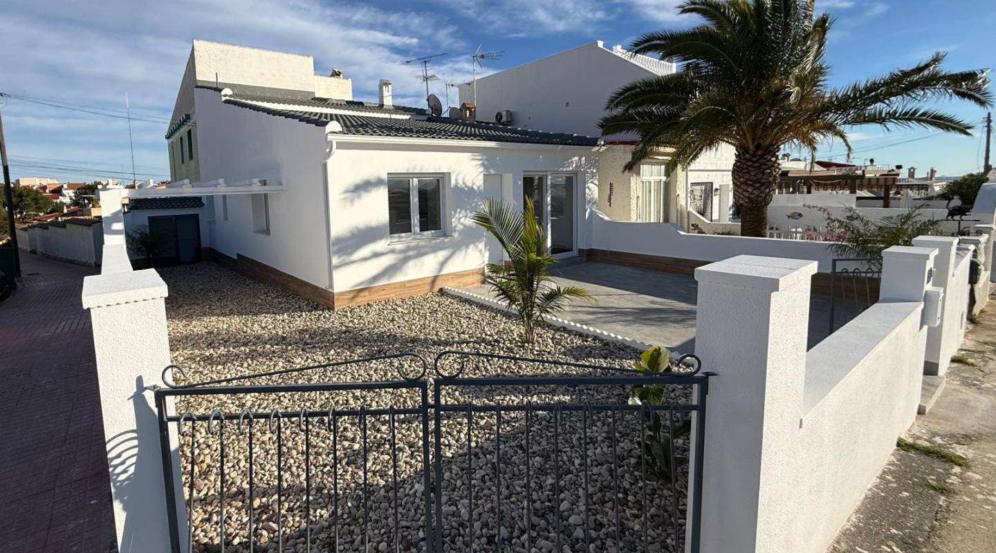 Venta - Semi Detached - Ciudad Quesada